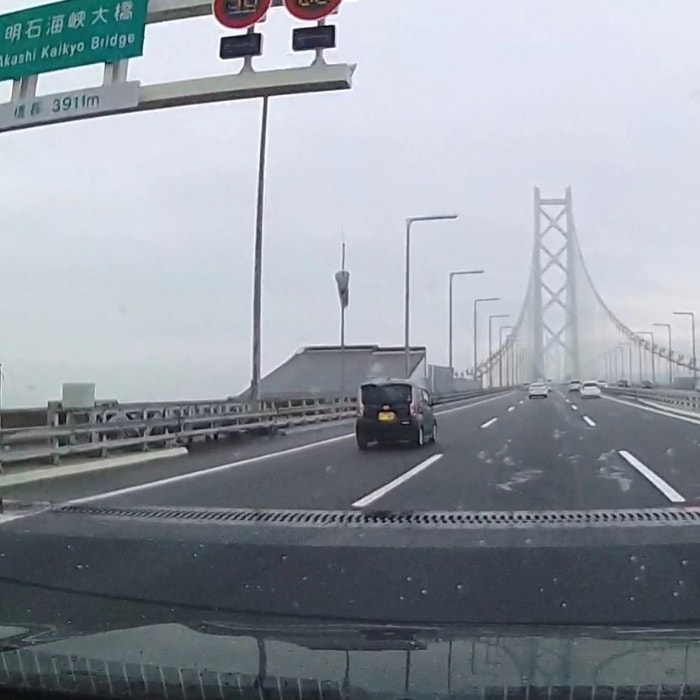 世界最長の吊り橋「明石海峡大橋」（兵庫県）