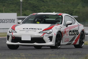 POTENZA EXTREME SEAT PHOTO02