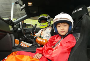 POTENZA EXTREME SEAT PHOTO04