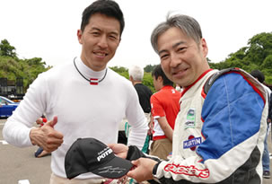 TOGETHER WITH PROFESSIONAL DRIVERS PHOTO03