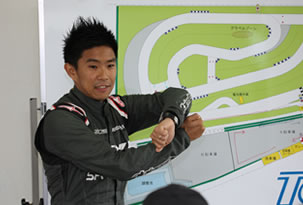DRIVING LESSON PHOTO06