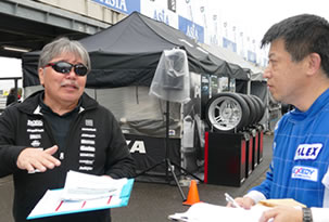 TOGETHER WITH PROFESSIONAL DRIVERS PHOTO04