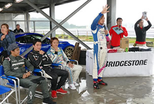 TOGETHER WITH PROFESSIONAL DRIVERS PHOTO08