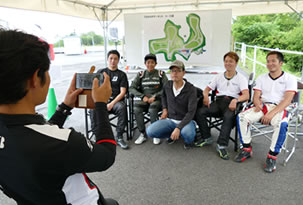 TOGETHER WITH PROFESSIONAL DRIVERS PHOTO06