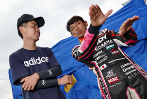 TOGETHER WITH PROFESSIONAL DRIVERS PHOTO02