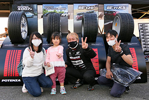 TOGETHER WITH PROFESSIONAL DRIVERS PHOTO02
